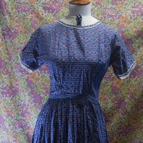 Cute Vintage 1950s womens day dress with heart pattern - Picture 1 of 7